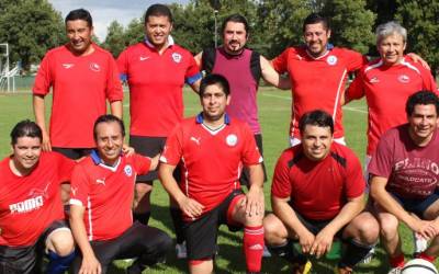 Titulados de Ingeniería Ambiental, se reúnen en torno al fútbol en la UFRO