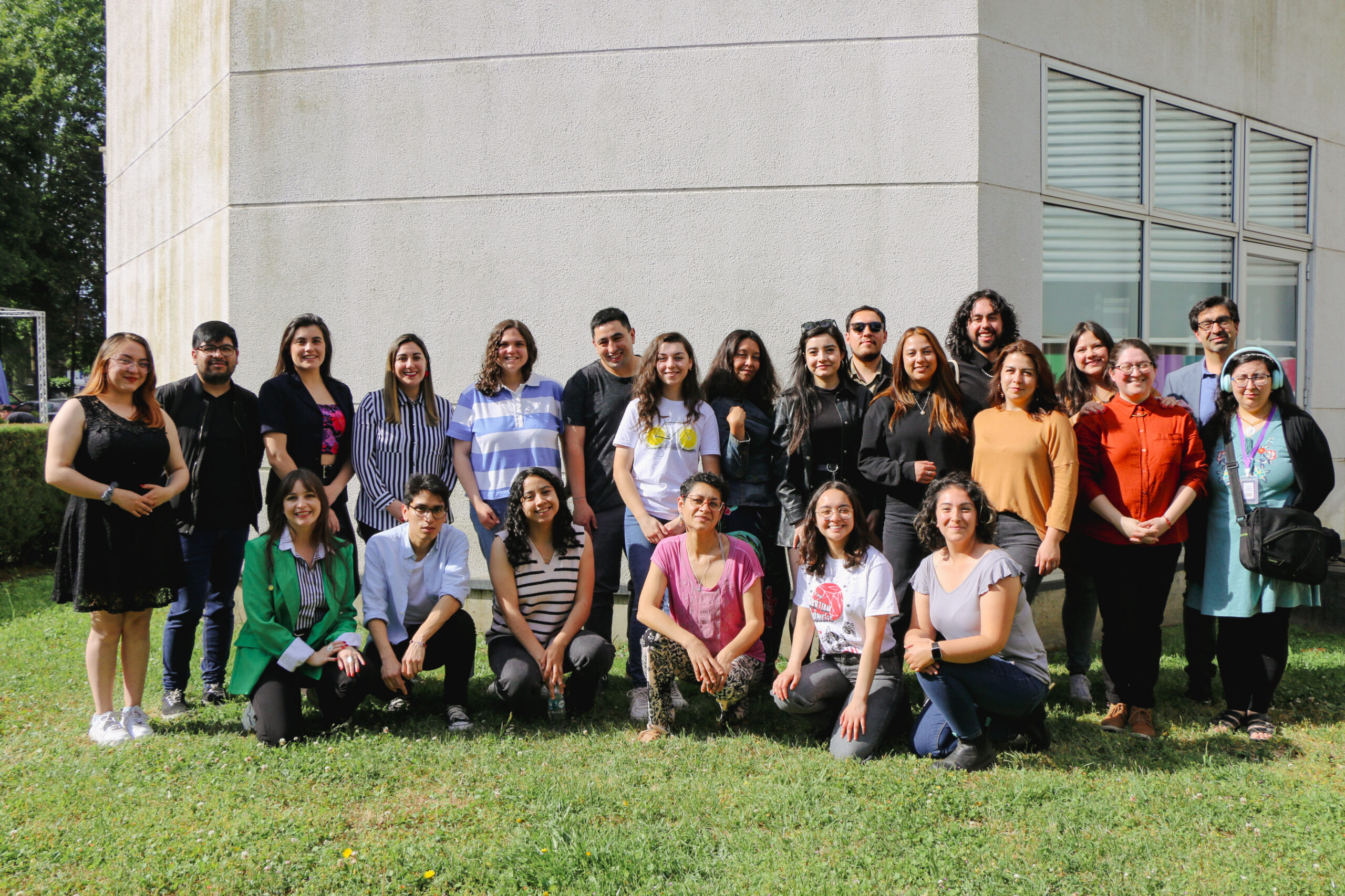 Alumni de Pedagogía en Castellano y Comunicación UFRO se  reencuentran en su alma máter