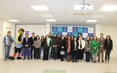 Cirujanas y cirujanos dentistas se reúnen en la UFRO en el Primer Encuentro Alumni Egreso Reciente